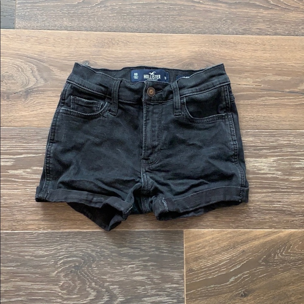 black Hollister mid-rise shorts 00 (w23)